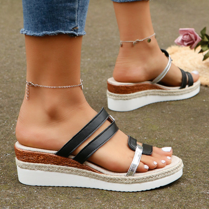 Dame Wedge-sandaler med elegante læderdetaljer og skridsikker sål Stilla