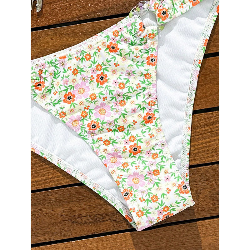 Dame bikini sæt med floraltryk og raffinerede flæser