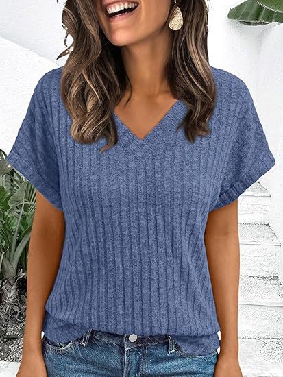 Dame afslappet V-hals T-shirt med streifenstruktur Skovae