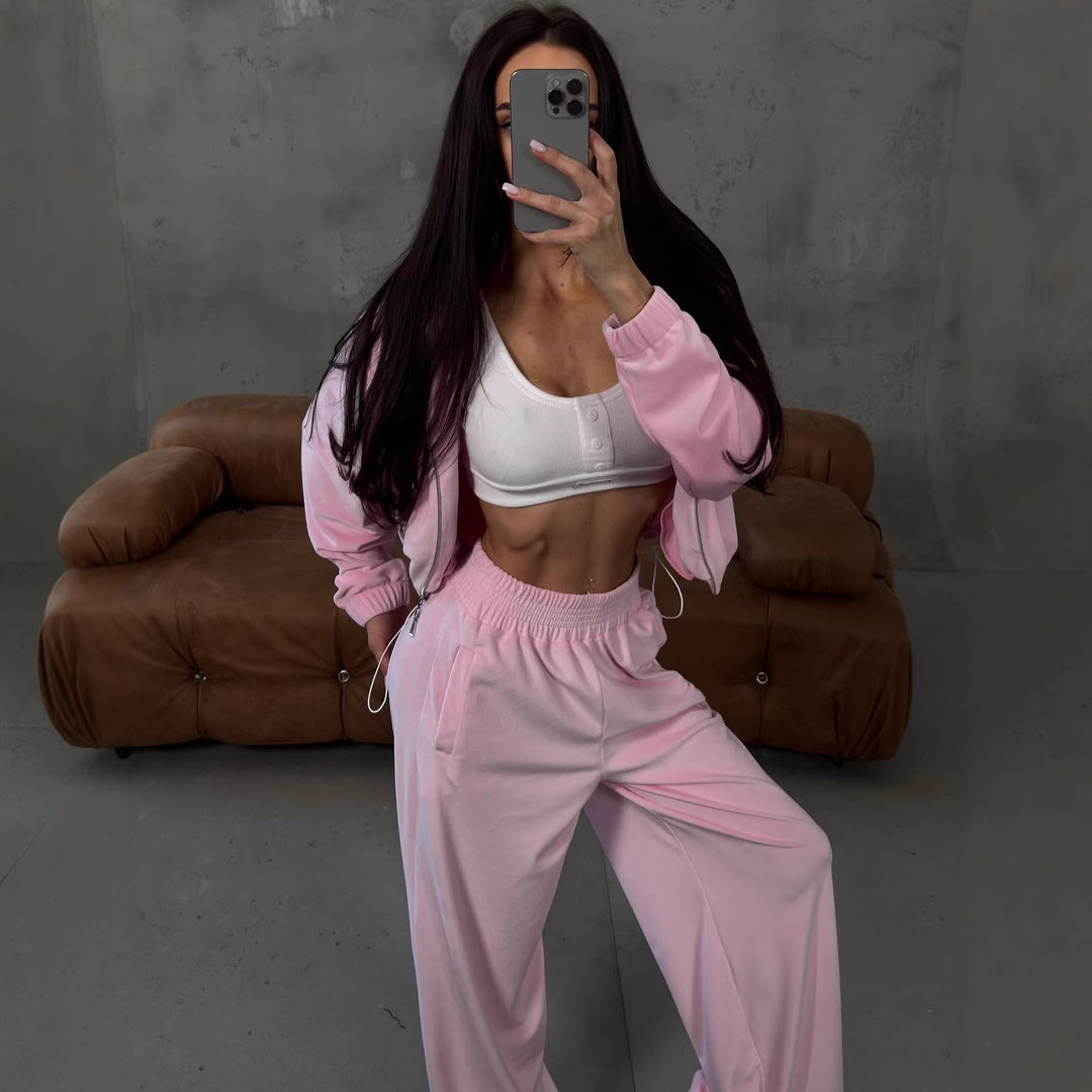 Kvinders afslappede velour loungewear sæt med cropped top og bred pasform Skovae