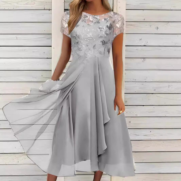 Dame nan flydende chiffon-midi kjole med blomsterbroderet overdel og asymmetrisk lagdelt nederdel Skovae