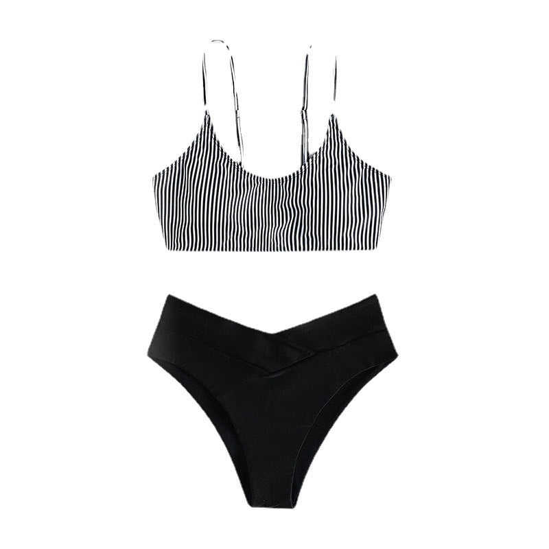 Dame bikini-sæt med stribet top og højt skåret trusse Skovae