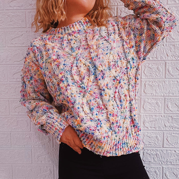 Kvinders chunky strikket sweater med farverigt strikkemønster Stilla