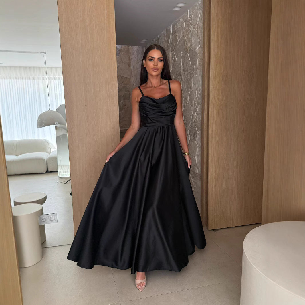 Dame balkjole med elegant asymmetrisk halslinje og flydende skørt Stilla
