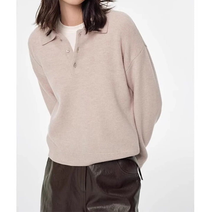 Dame elegant pullover med klassisk polo krave og fine knapdetaljer Stilla