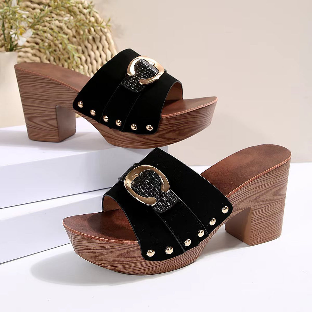 Dame Wedge-sandaler med moderigtige spænde-detalje og stilfuldt trædesign Stilla
