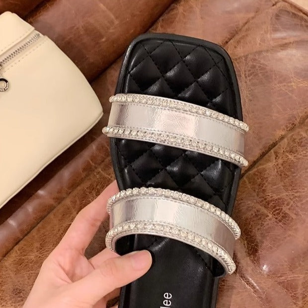 Dame badesandaler med elegant glimmer pynt og komfortabel indvendig polstring Stilla