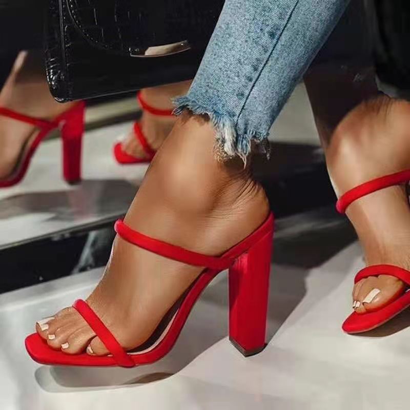 Dame nan elegante glid-sandal med firkantet tåparti slanke remme og stabil blok hæl Skovae