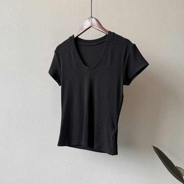 Dame Kortærmet T-shirt med dyb V-udskæring og let, åndbart stof Stilla