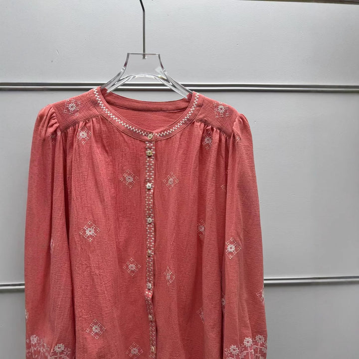 Dame romantisk bluse med broderet design og afslappet snit Stilla