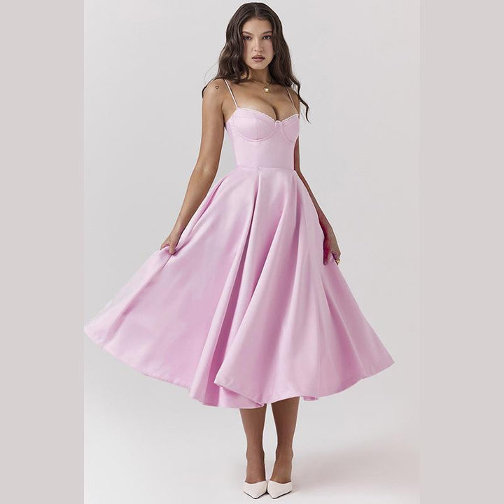 Dame Elegant satin aftenkjole med svajende nederdel og justerbare spaghetti-stropper Skovae