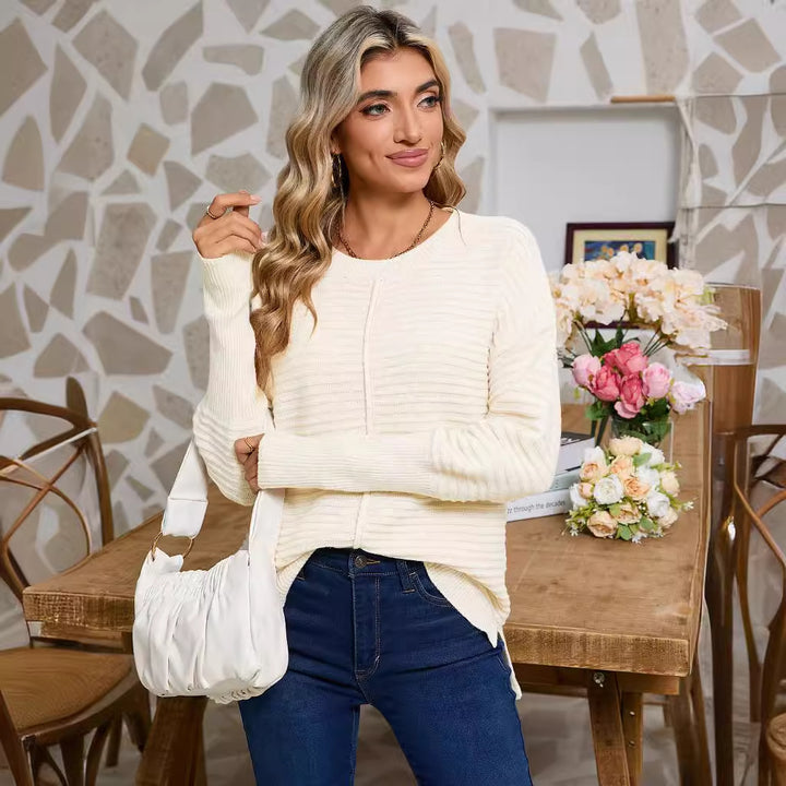 Kvindernes strikkede sweater med fin ribbet struktur og afslappet pasform Stilla