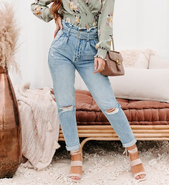 Dame højtaljede jeans med fashionable riv og aftageligt bælte Stilla