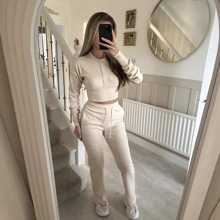 Kvinders afslappede fritids sæt med cropped sweatshirt og komfortable joggers Skovae