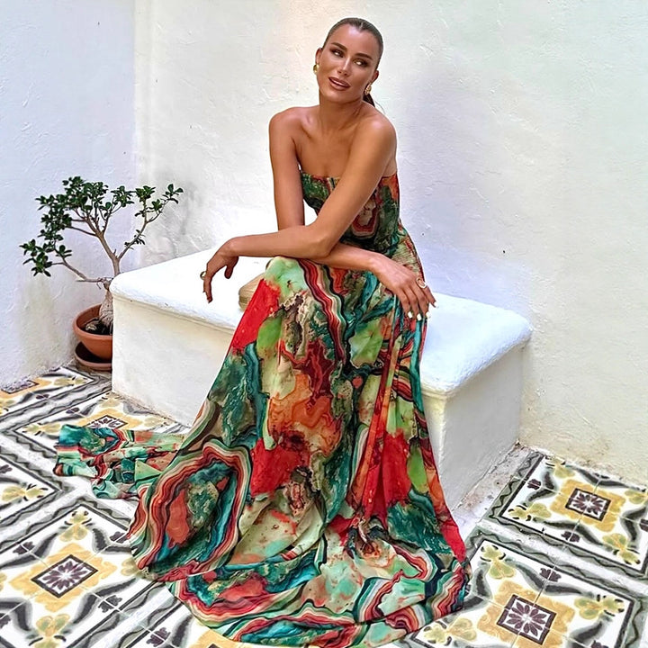 Dame Maxikjole med raffineret strapless design og farverigt marmorprint Stilla