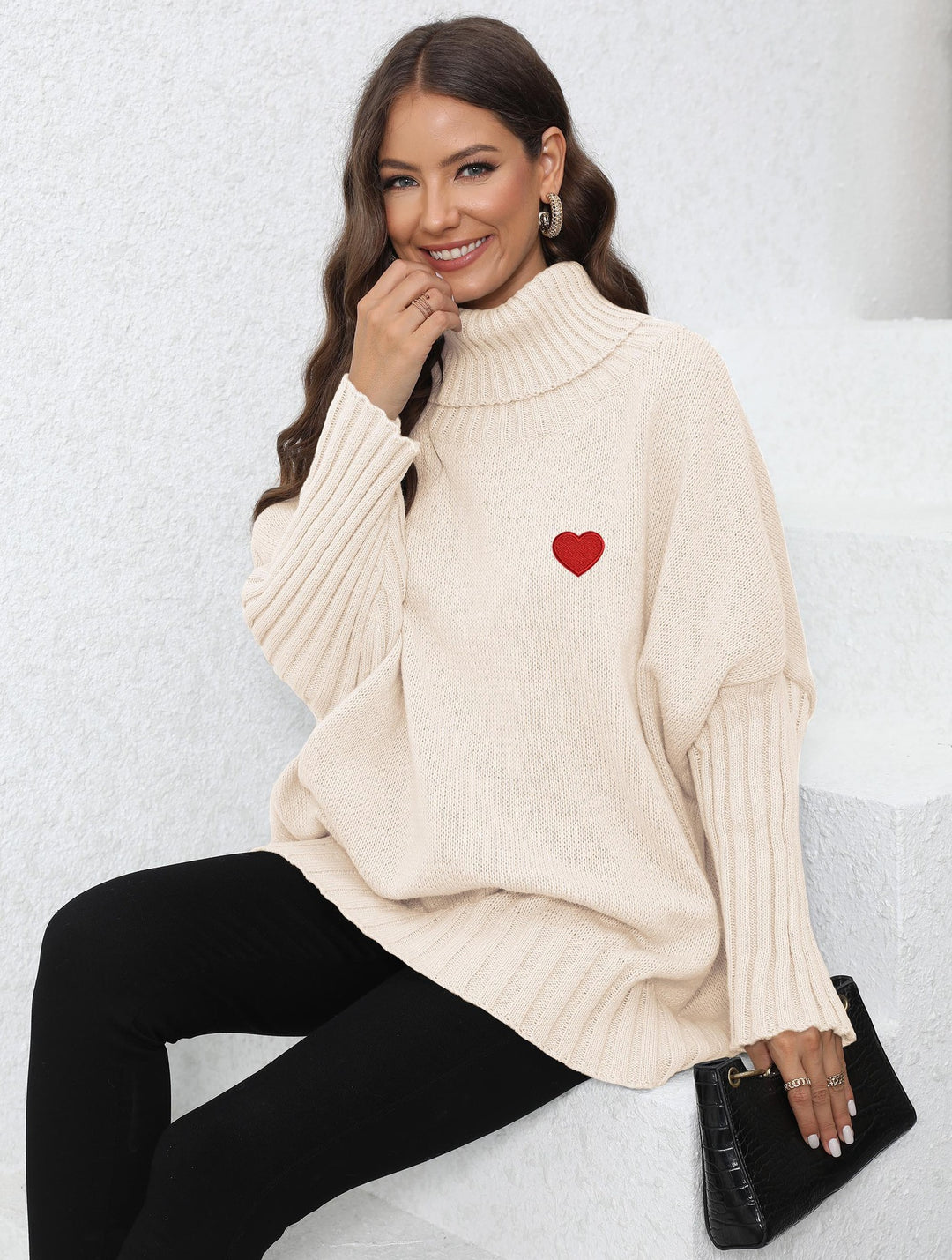 Dame Oversized Turtleneck Sweater med hjerteformet applikation og strikket mønster Stilla