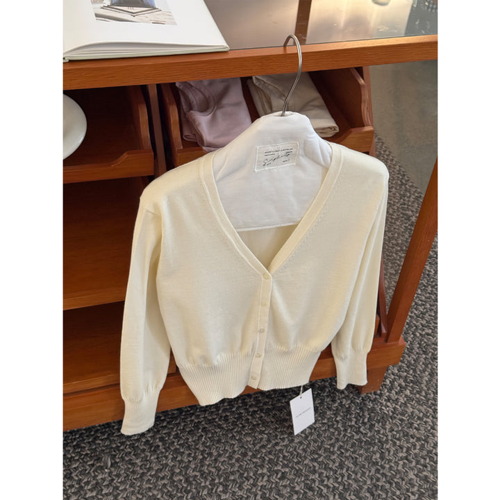 Dame elegant, alsidig cardigan med fine strikdetaljer Stilla