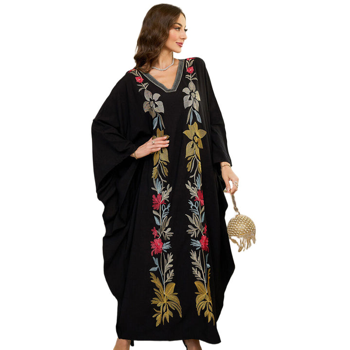 Dame stilfuld kaftanrobe med krævende floral broderedesign Stilla