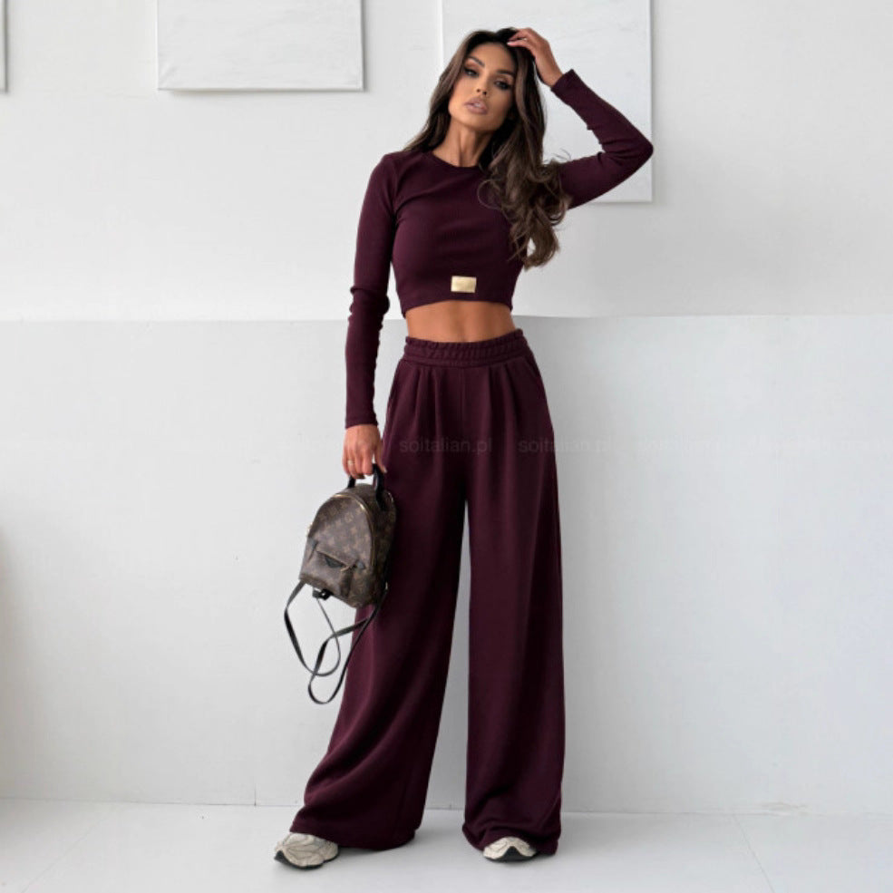 Dame Komfortabel Sæt lavet af cropped top og brede joggers Stilla