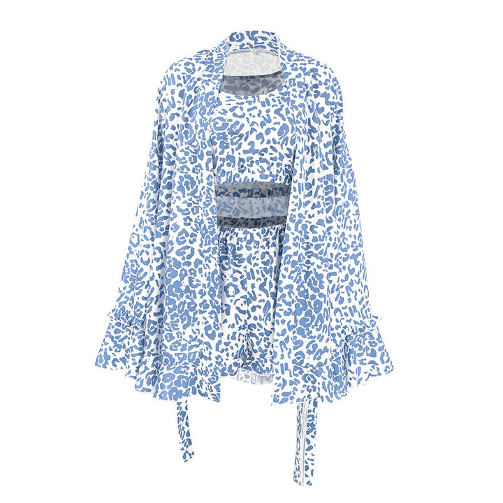 Dame sæt bestående af cropped top, shorts og kimono-robe i leopardmønster Stilla