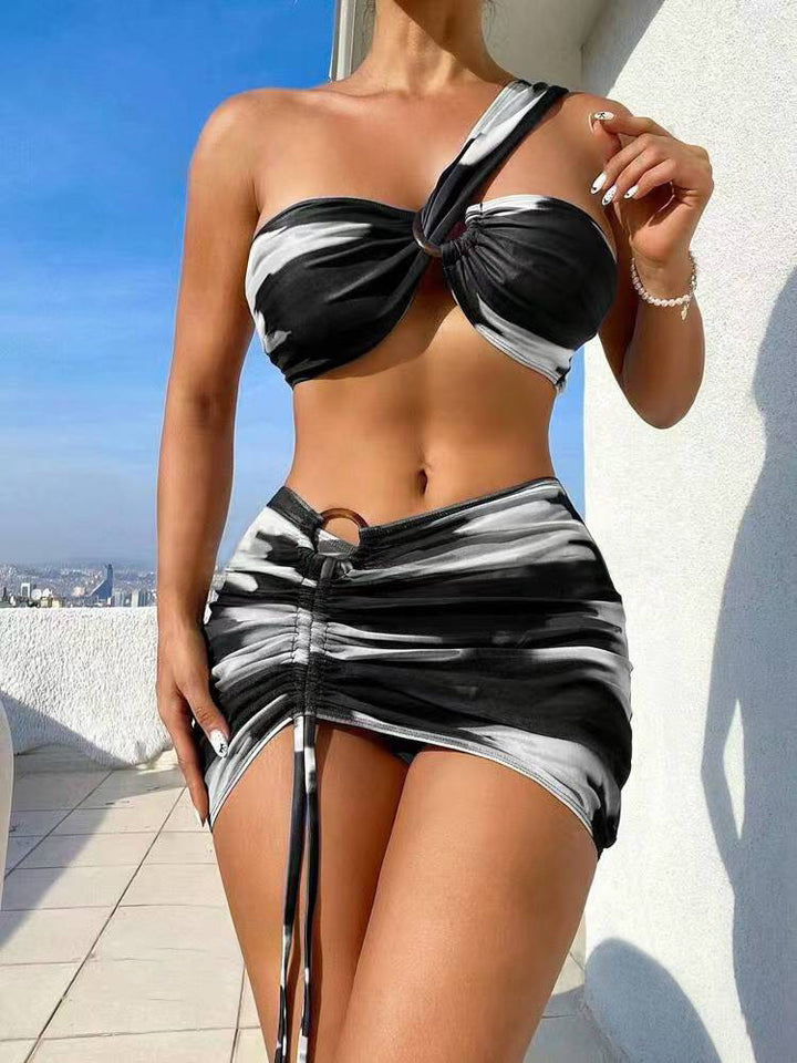 Dame Bikini-sæt med asymmetrisk top og raffineret indpakningsdesign Stilla