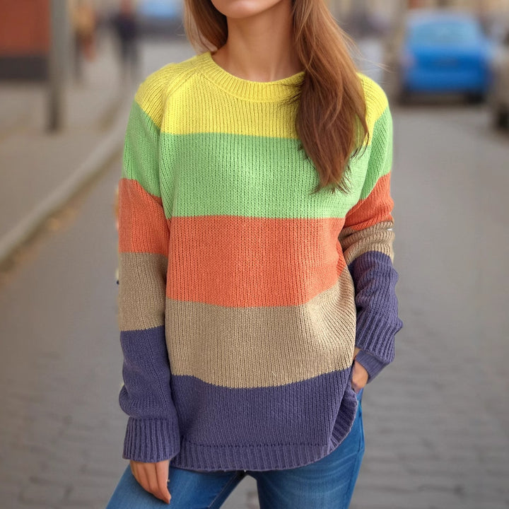 Kvinders stribede strikket sweater med en afslappet pasform og farverigt design Stilla