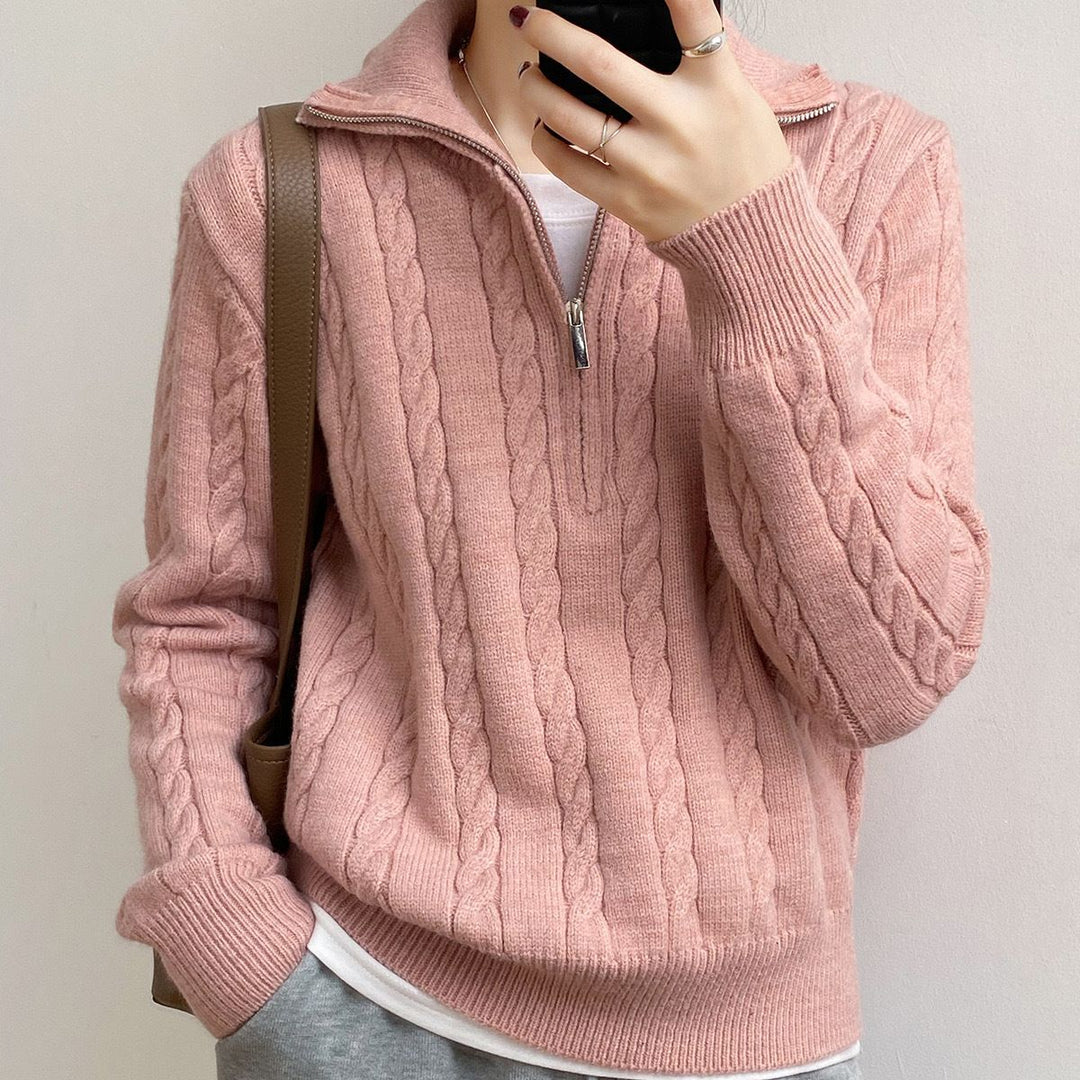 Kvinders strikkede sweater med kabeldesign og moderne stående krave Stilla