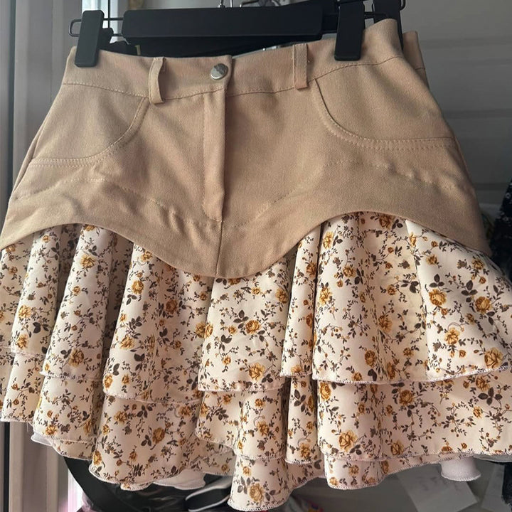 Dame Mini skirt med flæsedetalje og afslappet denim-top Stilla