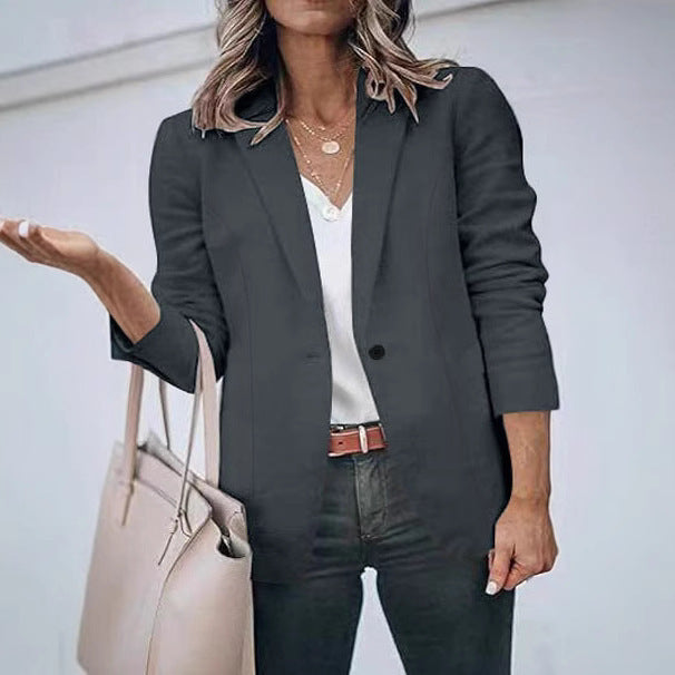 Dame blazer med elegant skæring og moderne detaljer Stilla
