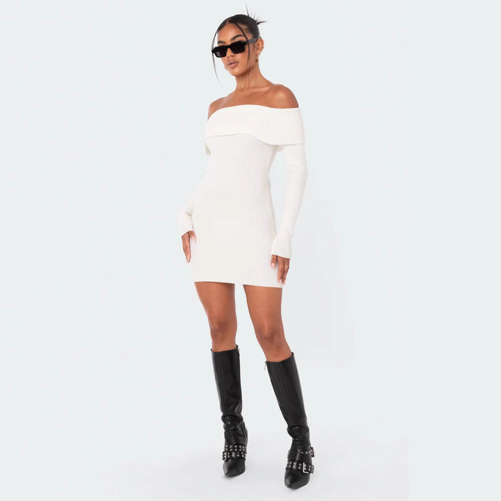 Damer Off-Shoulder Strikkjole med figursyet snit og ribbedetaljer Skovae