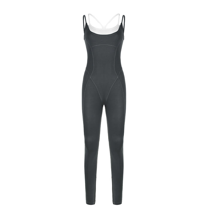 Damer figurtilpasset jumpsuit med stropper og asymmetrisk kant Skovae