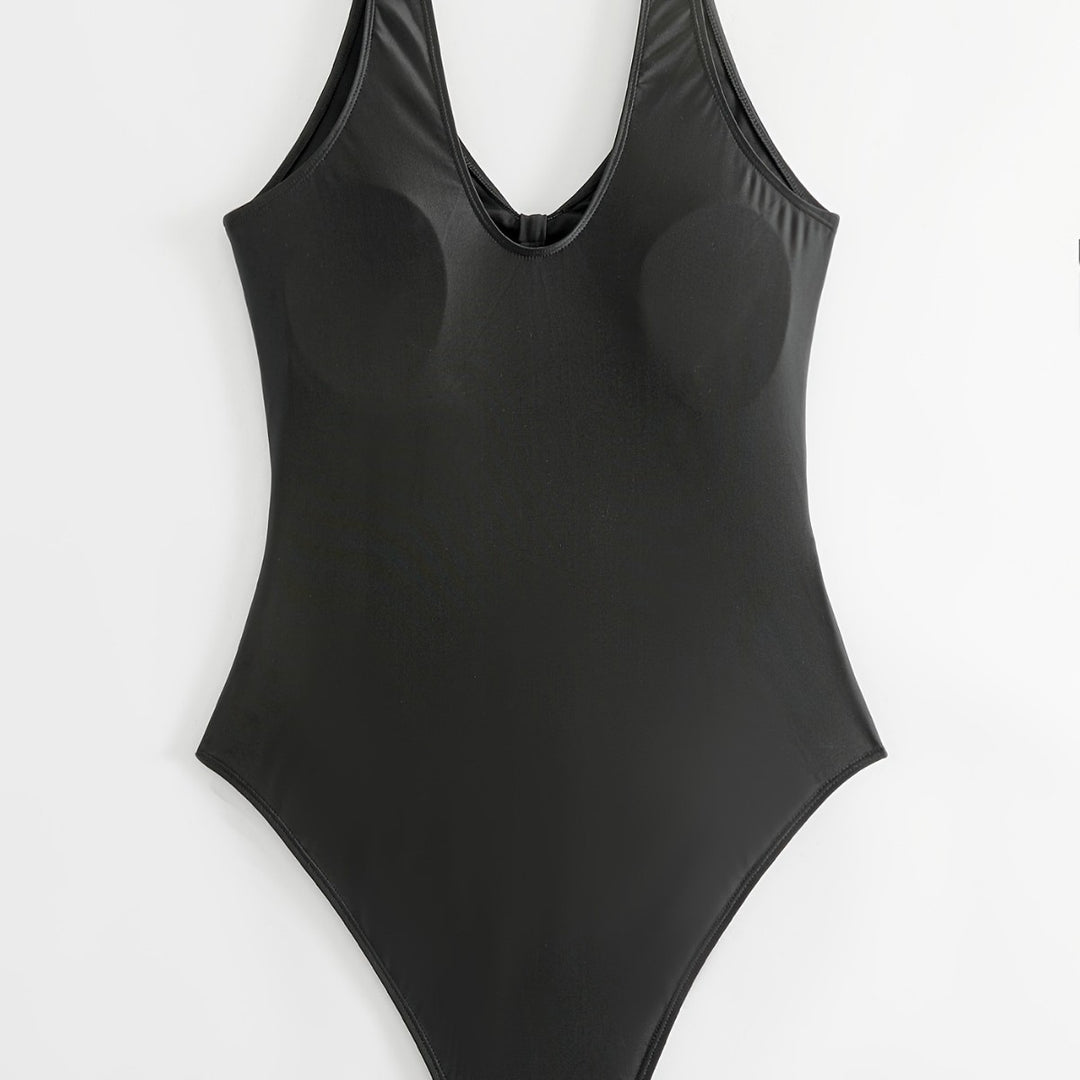 Dame one-piece badedragt med moderne cut-out-design Skovae