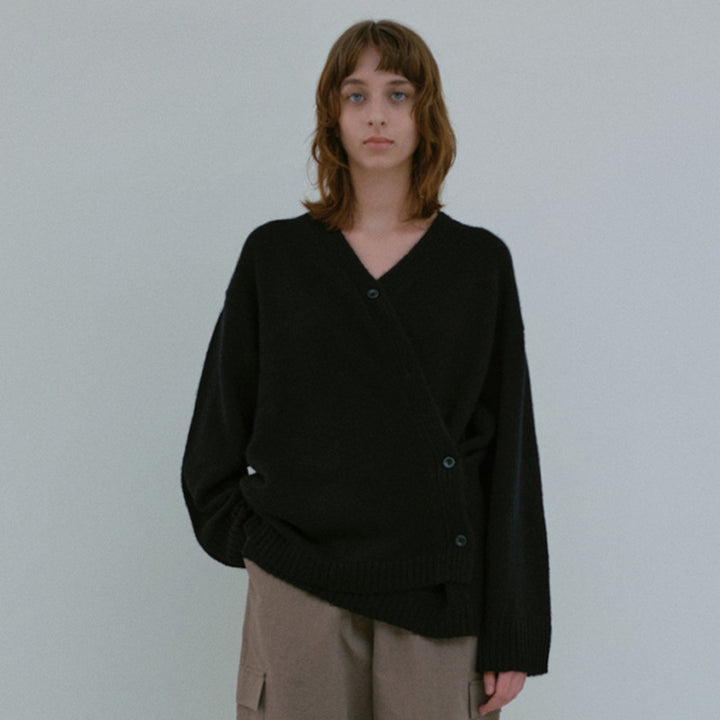 Dame Komfortabel Strikpullover med Wrap-design og elegante detaljer Stilla