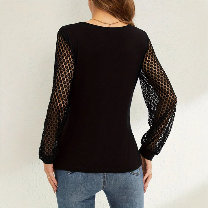 Dame nan elegant indpakningsbluse med spidse ærmer og dyb V-udskæring Skovae