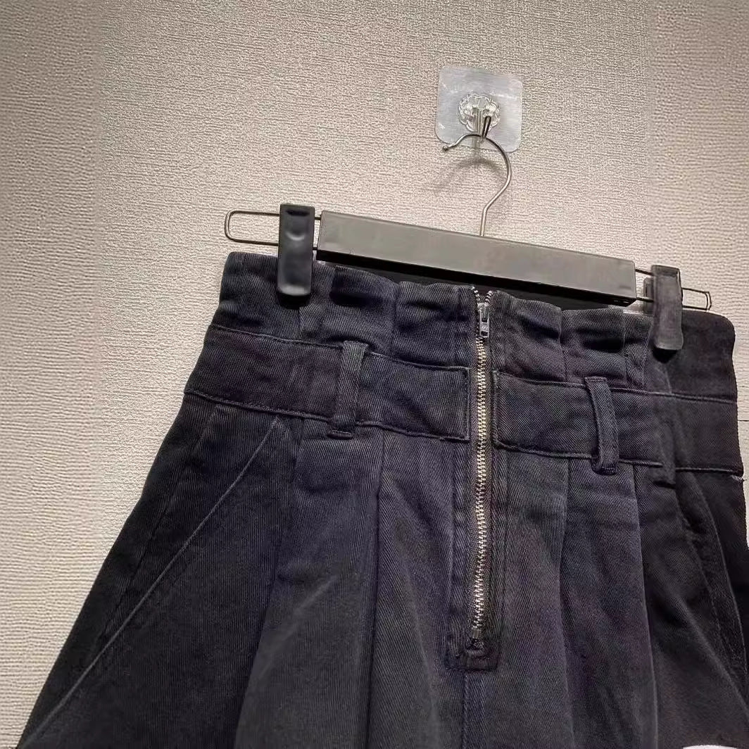Dame High-Waist Shorts med usædvanlig lynlås og elegante plisseringer Stilla