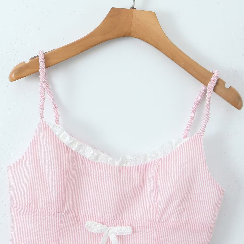 Dame bomuldsblanding crop-top med dekorerede stropper og sart spids kant Stilla