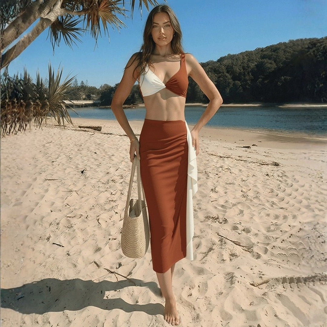 Dame Bikiniset med elegant drapering og moderne omslagsskjørt Skovae