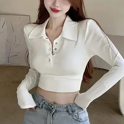 Kvindernes langærmede crop top med klassisk krave og trykknapper