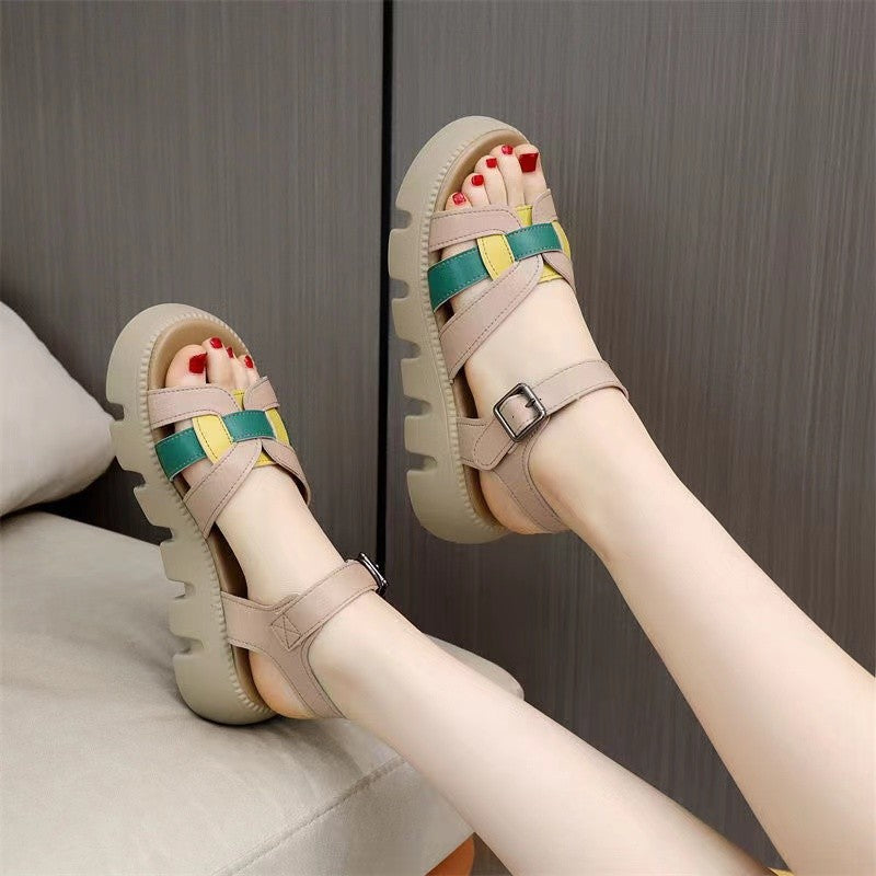 Dame Plateau-sandaler med trendy rem-design og skridsikker sål Stilla
