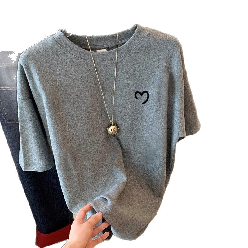 Femme Casual Graphic T-Shirt med minimalistisk hjerte-design Stilla