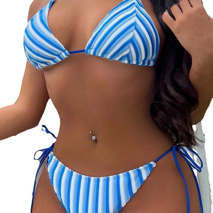 Dame trekant-bikini med moderigtige striber og justerbare stropper Skovae