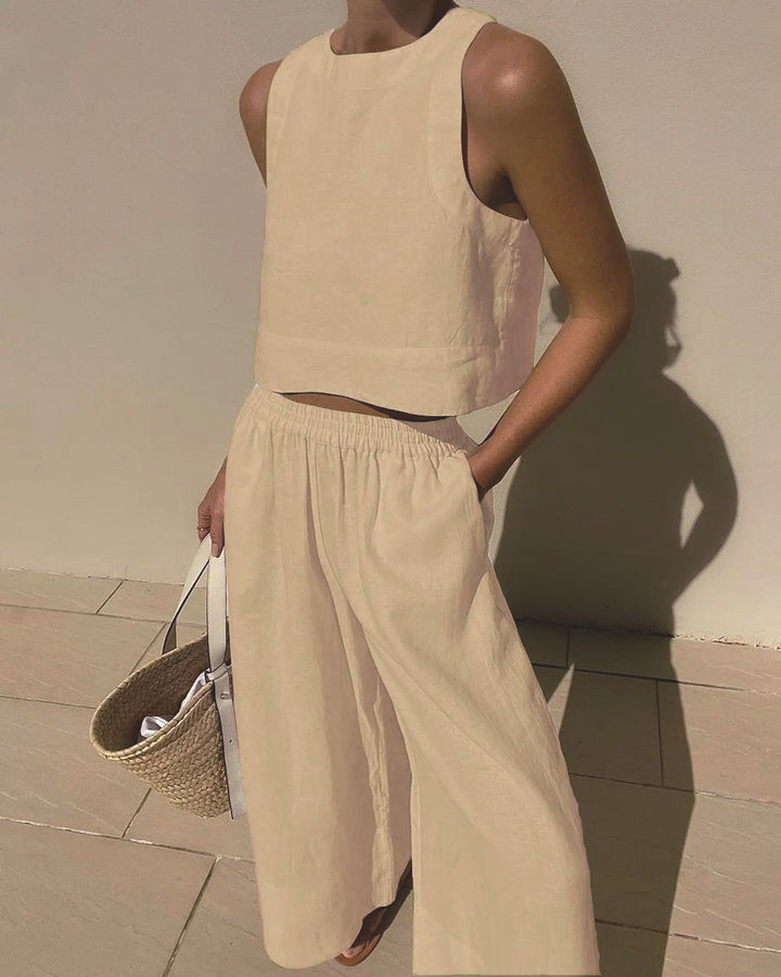 Dame fashionable sommerensemble i let linnedesign Stilla
