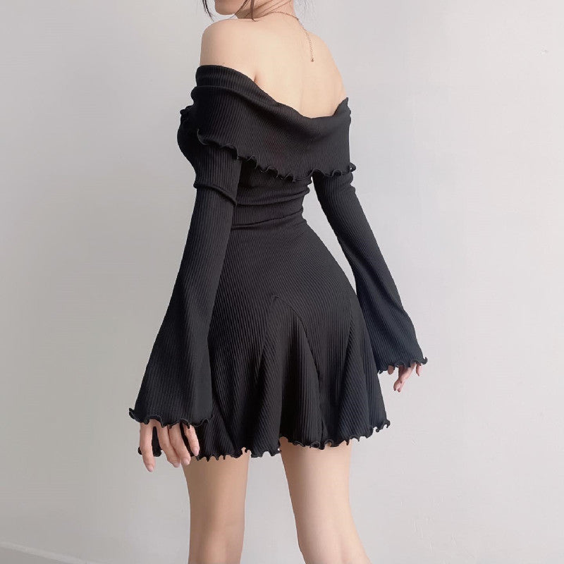 Dame Elegant Off-Shoulder Kjole med Ærmer og Modige Draperinger Stilla
