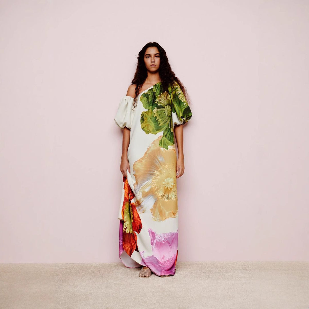 Dame maxikjole med blomsterdesign og asymmetrisk snit Stilla