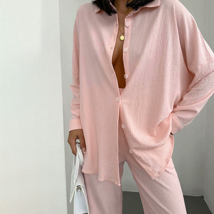 Dame natpyjamas-sæt med elegant knaplukning og bred pasform Stilla