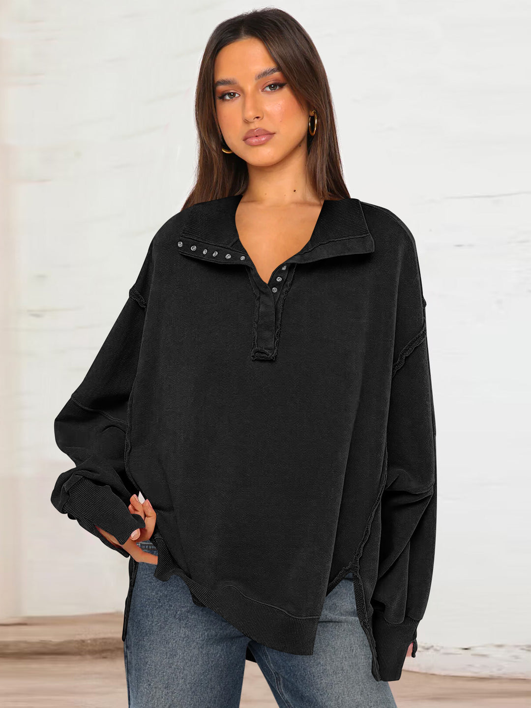 Dame afslappet oversized pullover med knaplukning og ufuldendte sømme Stilla