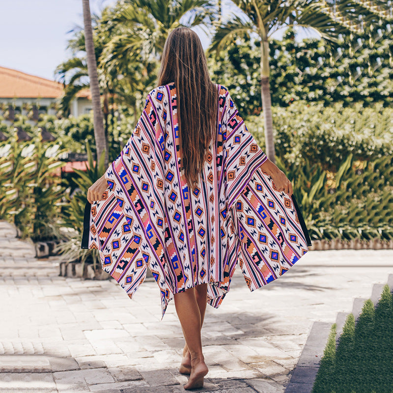 Damer elegant strandkimono med blomsterdesign og vidt skårne ærmer Stilla