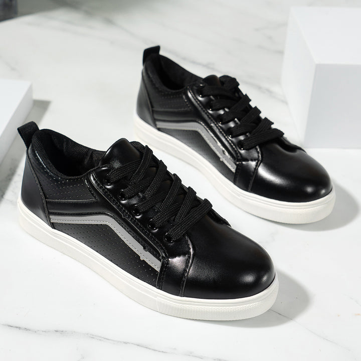 Dame Sporty Sneakers med perforeret overmateriale og skridsikker gummisål Stilla