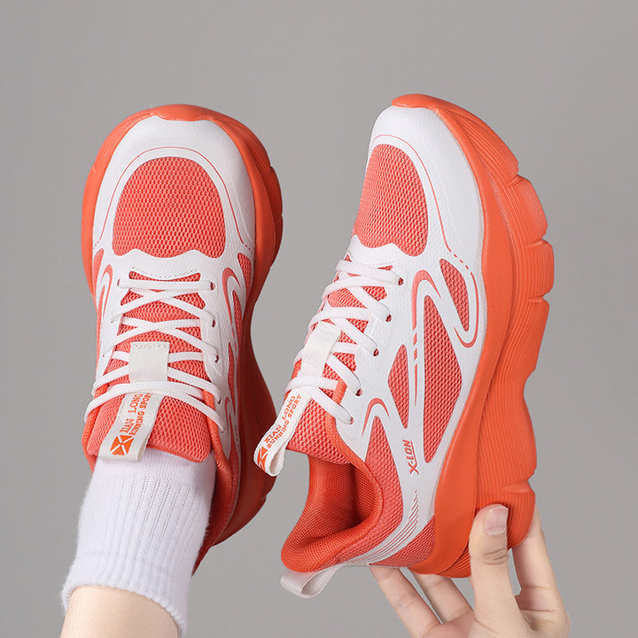 Dame nan modische Volumen-sneaker med åndbart mesh, forstærkende overlays og ekstra dæmpet kilebund Skovae