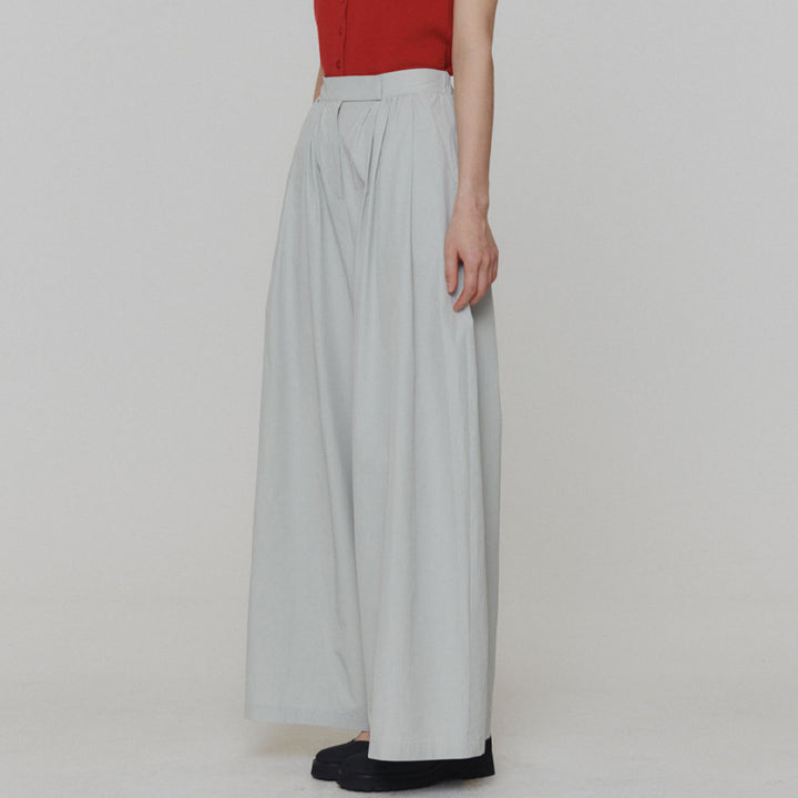 Dame Bredskårede High-Waist-bukser med elegant plisseret struktur og sidelommer Stilla